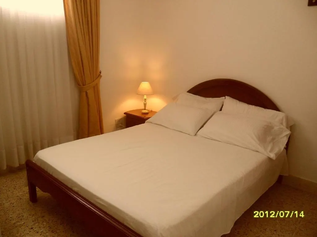 Hotel Alcazar De Patio Bonito Медельин