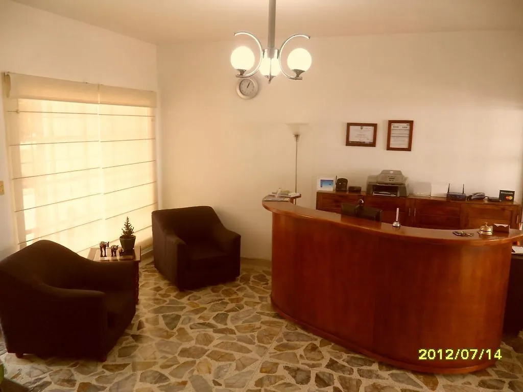 מדיין Hotel Alcazar De Patio Bonito 3*,