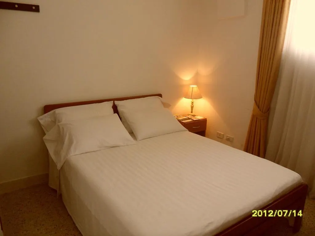 מדיין Hotel Alcazar De Patio Bonito