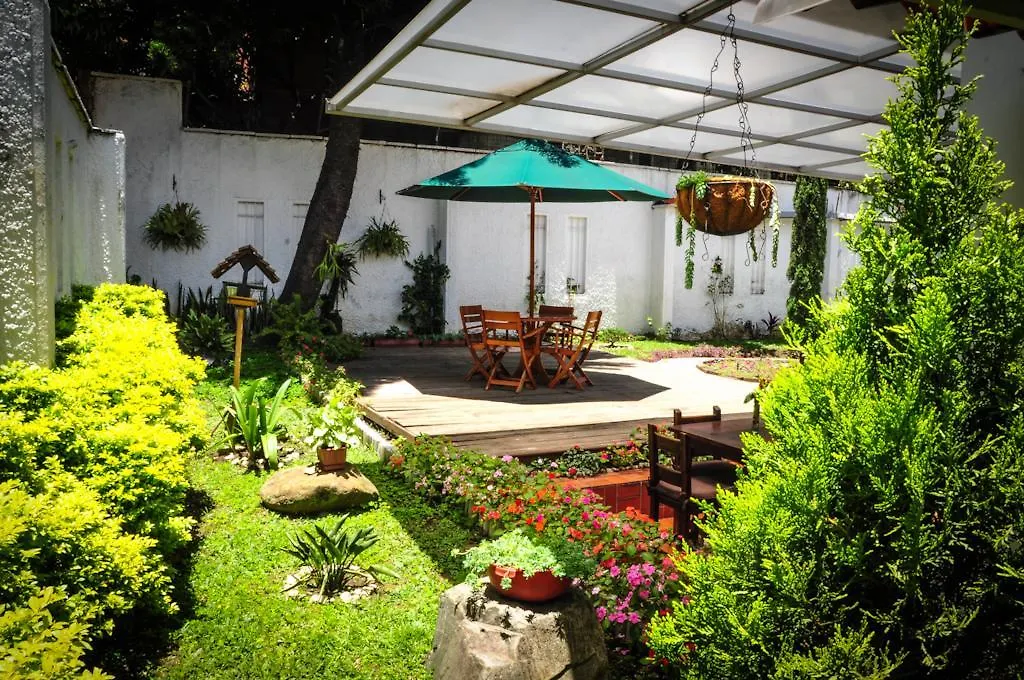 Hotel Alcazar De Patio Bonito Медельин