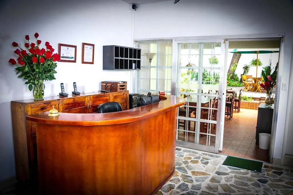 מדיין Hotel Alcazar De Patio Bonito